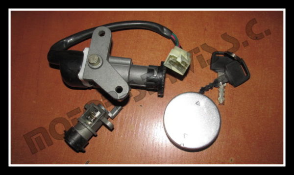 stacyjka-z-zestawem_zamkow_romet_ogar900_02-sk50-4800_1