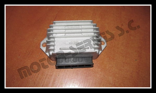 regulator_napiecia_piaggio_vespa_rms246030020_1