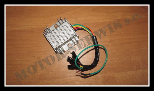 regulator_napiecia_4t_motorowery_5pinow_moretti0044
