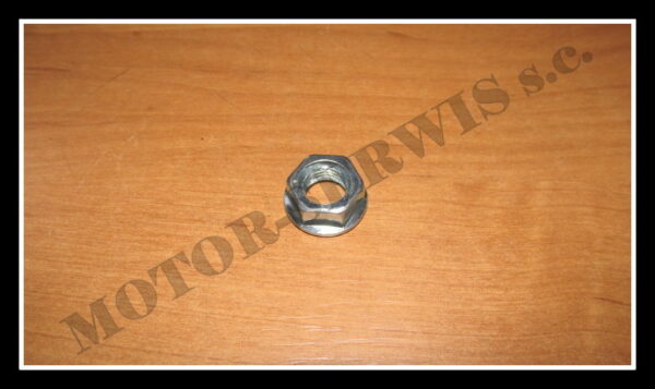 nakretka_osi_kola_m12x15mm_roy00871